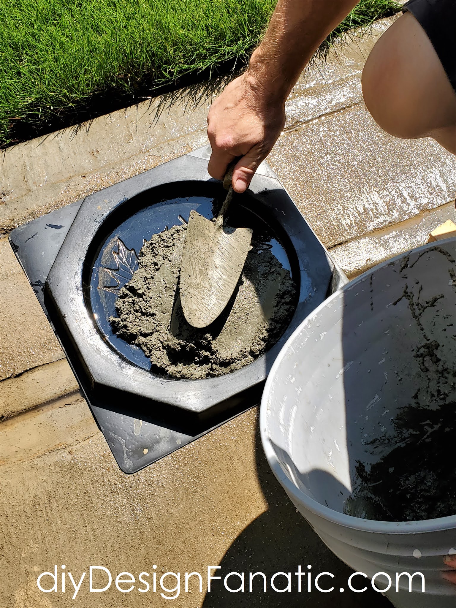 diy Design Fanatic Make Your Own Concrete Stepping Stones