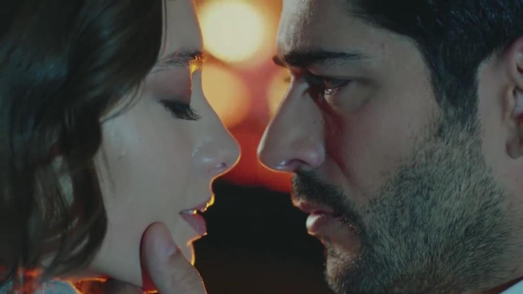 Wieczna miłość odcinek 28: Kemal ratuje się z pułapki Emira! Postanawia wydobyć z Nihan prawdę! [Streszczenie + Zdjęcia]