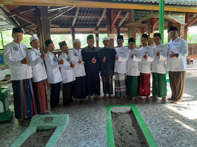 Ziarah Wali Songo Bersama Hafiz Quran Ust Dan Kyai Kab Ziarah Wali Songo Bersama Hafiz Quran Ust Dan Kyai Kab