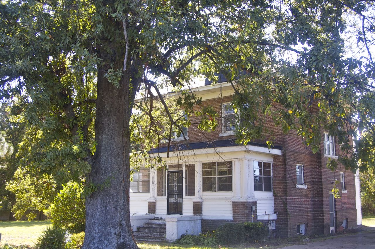 Suzassippi's Lottabusha County Chronicles Mound Bayou Booze House