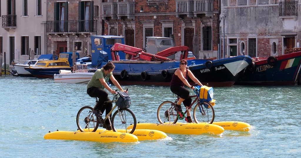 Water bike. Велолодка. Water Bike Italia. Waterbike процедура услуга.