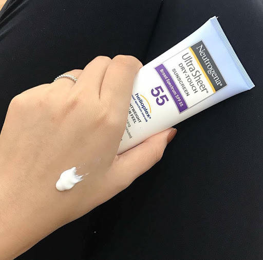 neutrogena chong nang Ultra Sheer Dry Touch Sunscreen