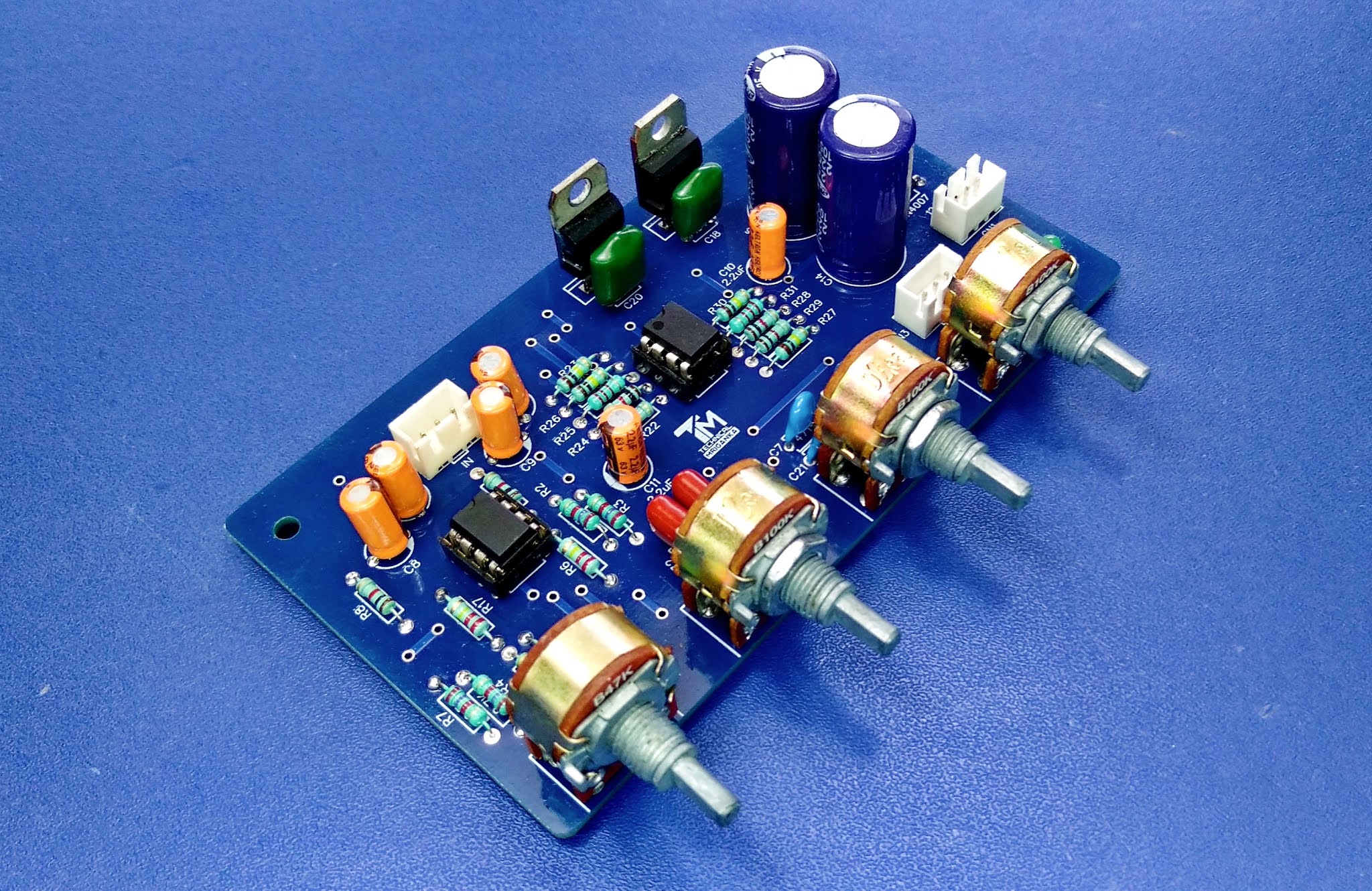 Tone control. One knob Tone Control circuit.