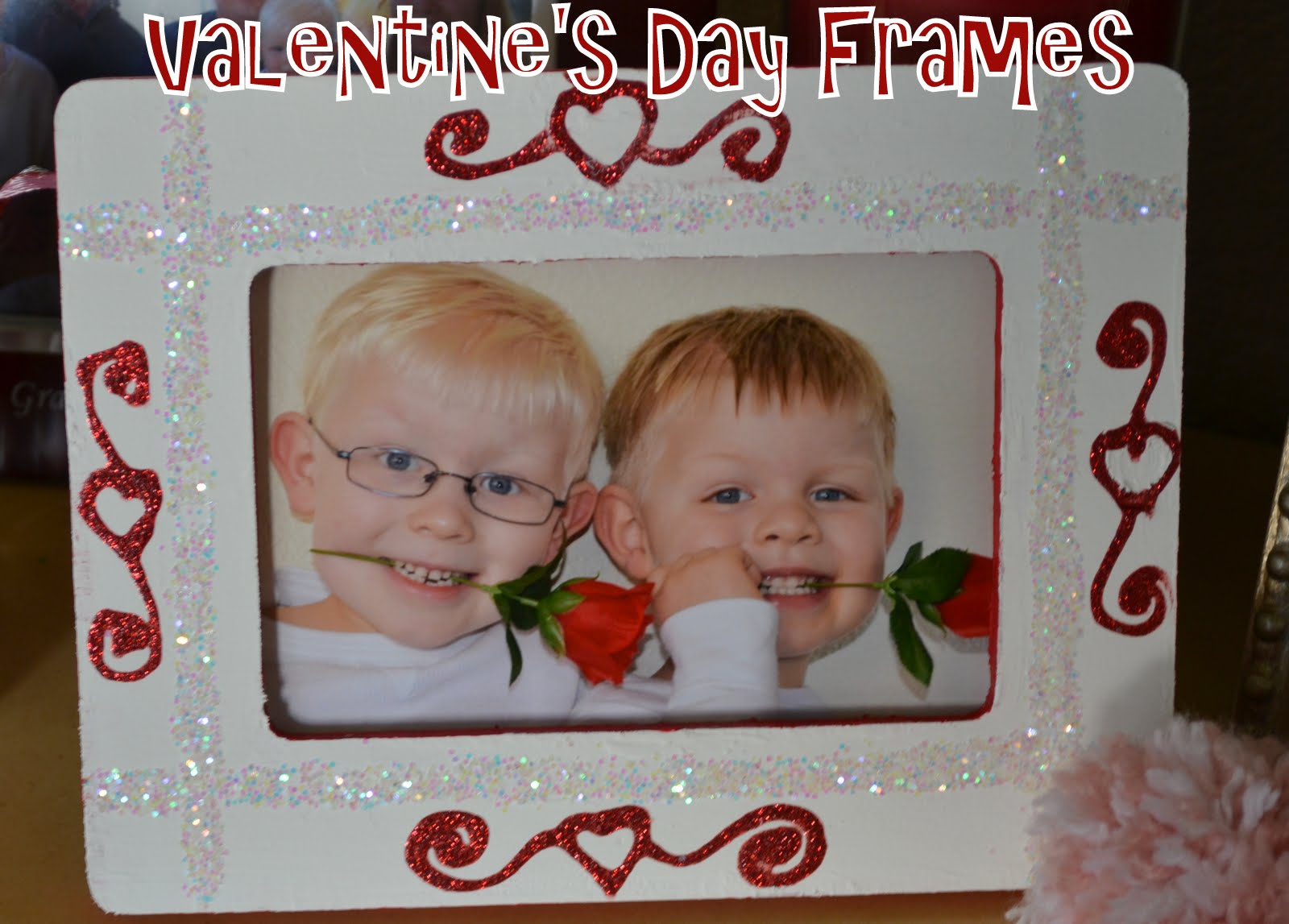 Valentine's Day Fingerprint Frames {Craft} - Mom On Timeout