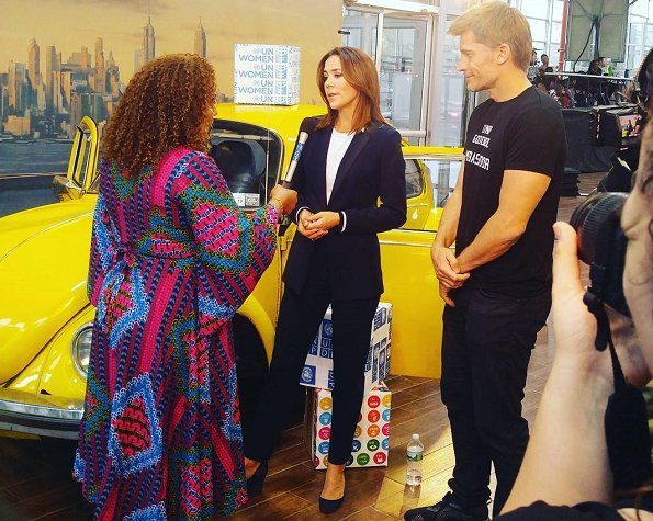 Crown Princess Mary wore Issa navy royal blue silk jersey dress and Gianvito Rossi Python pumps. dark Blue suit