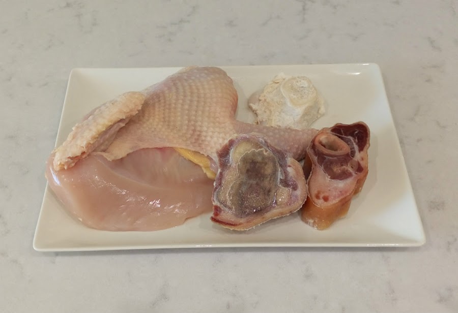 Gallina + hueso jamón + hueso salado