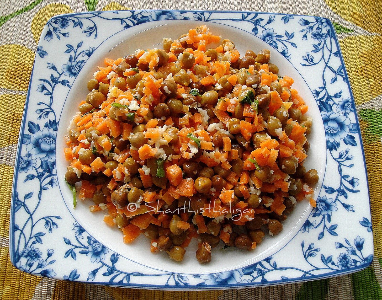 Shanthi Krishnakumar's cook book BLACK CHANA KOSUMALLI RECIPE / BLACK