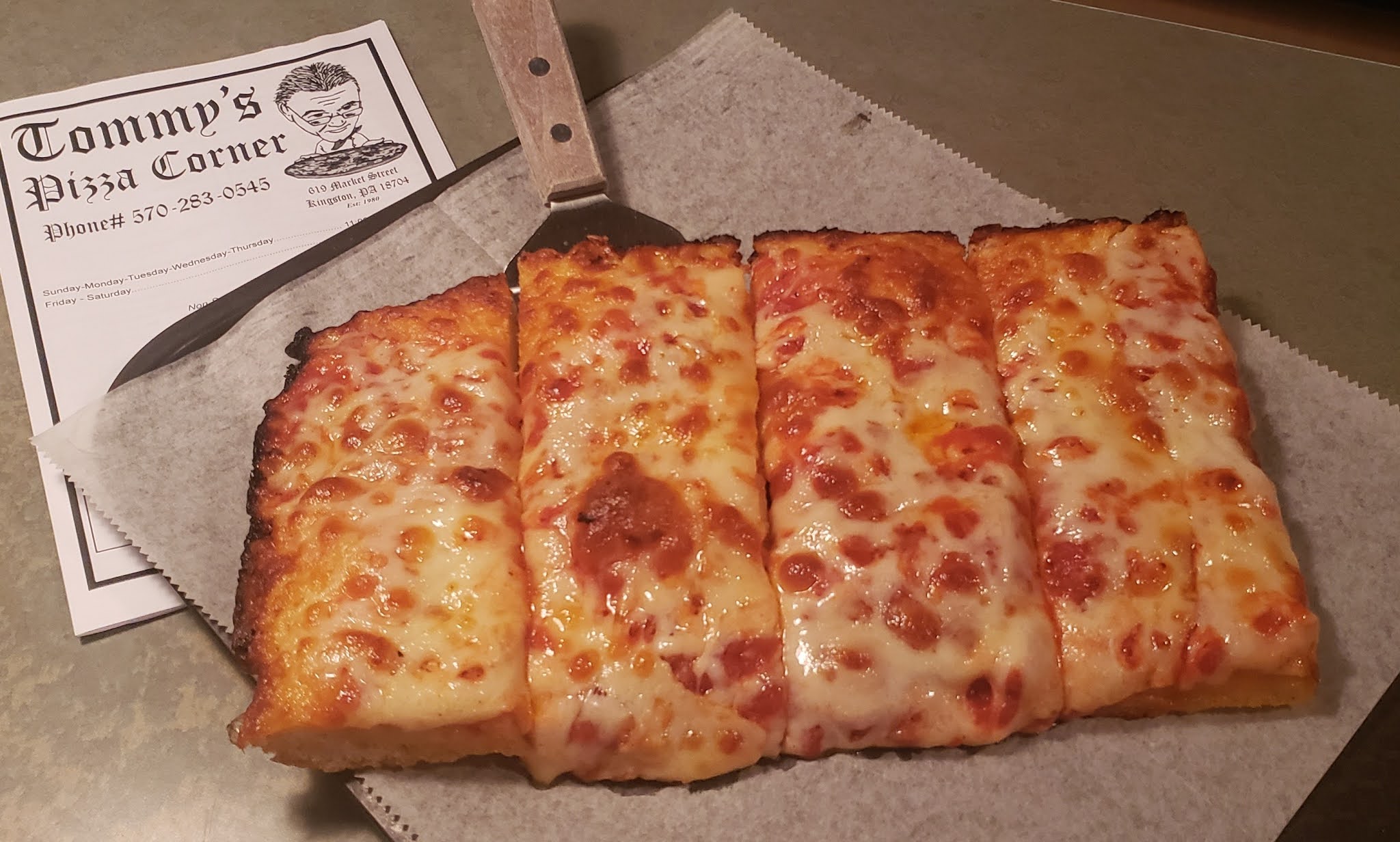 Tommy's Pizza Corner Kingston NEPA Pizza Review