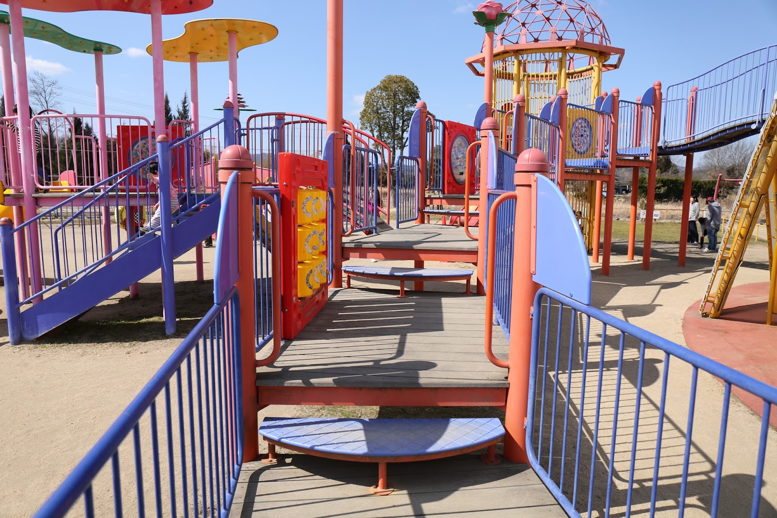 福山市立動物園に隣接する公園、富谷ドームランドで遊具遊び！イクメンライフハッカー