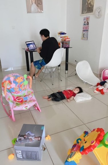 Don't want to be disturbed by his son during WFH, this father did something unexpected!
