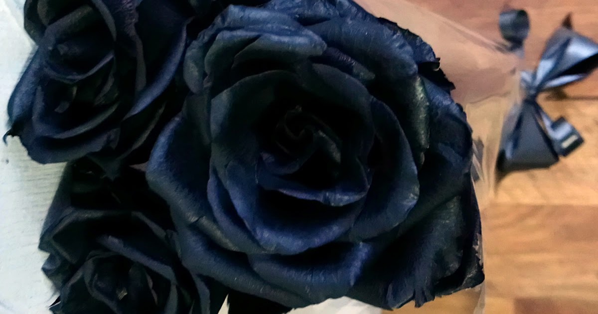 Yorkshire Florist Trio of Real Black Roses