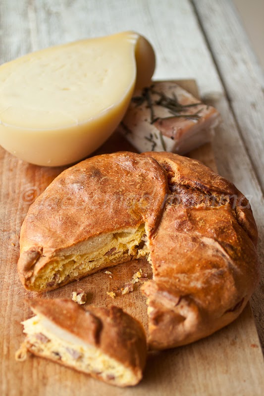 rustico con porri del nonno, caciocavallo molisano e lardo d'arnad 