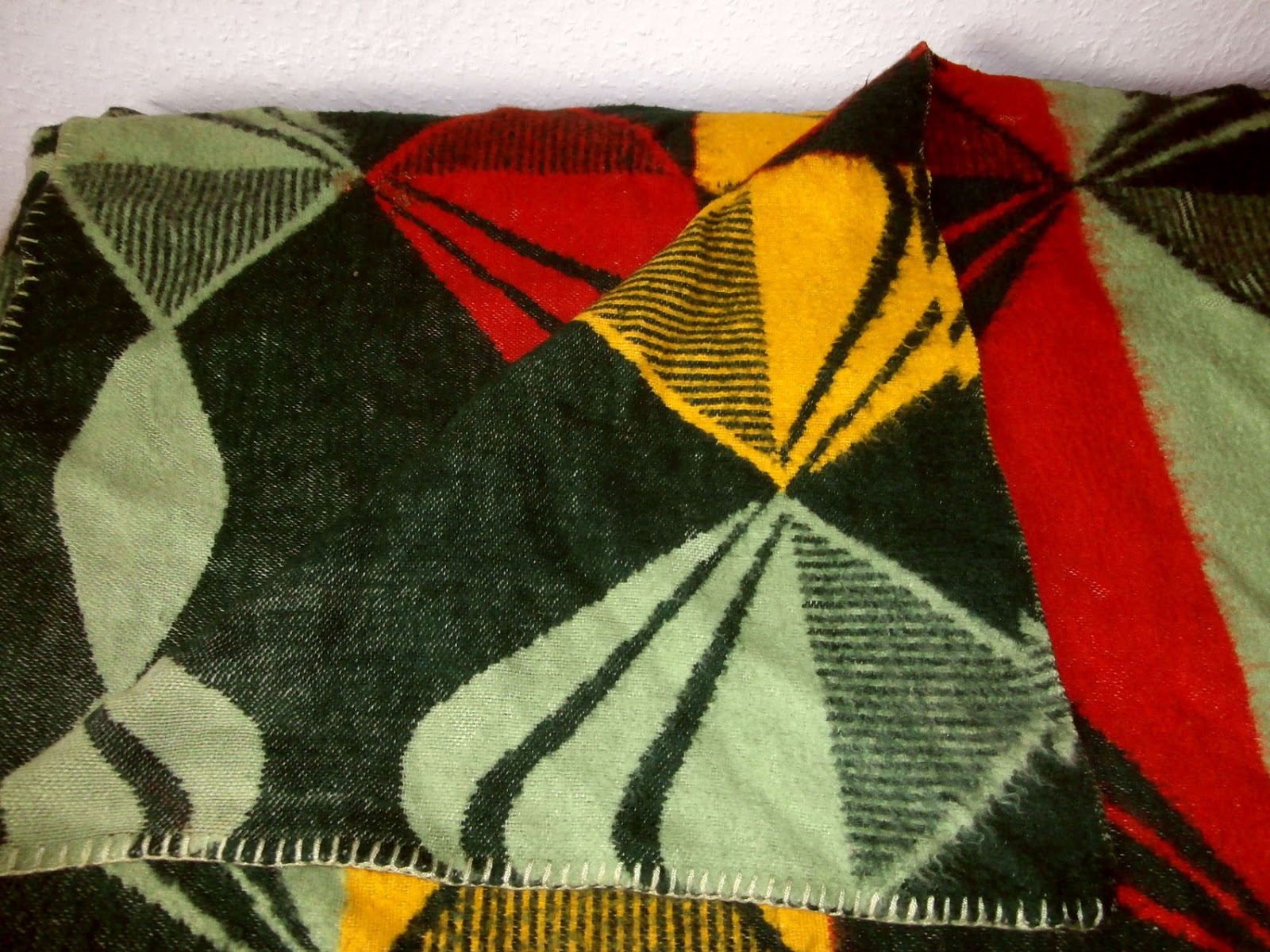 Vintage Retro Blankets Museum Blankets from the '50s, '60s and '70s