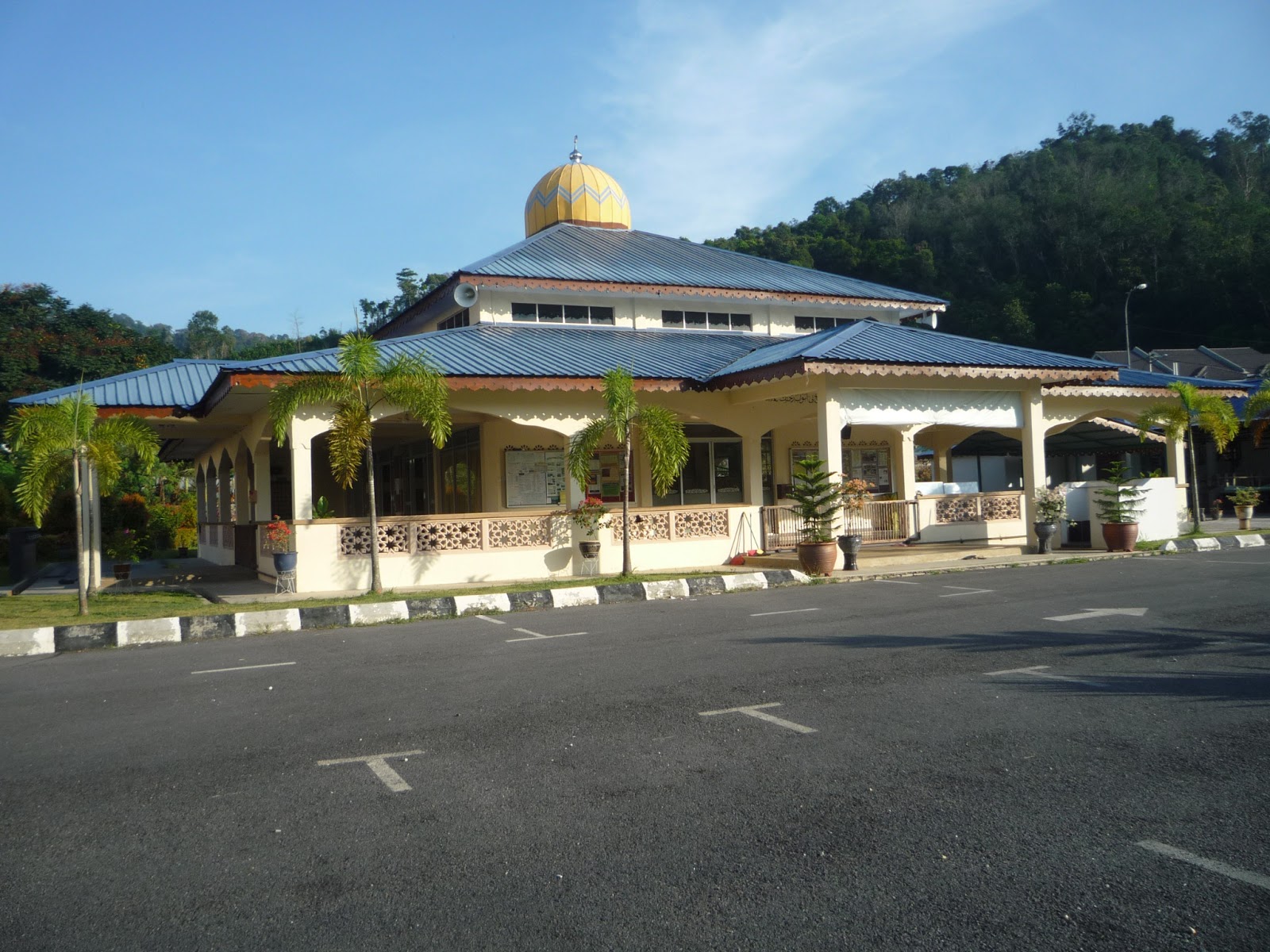 MASJID - Pusat Pengembangan Ilmu dan Tamaddun Islam: Surau 