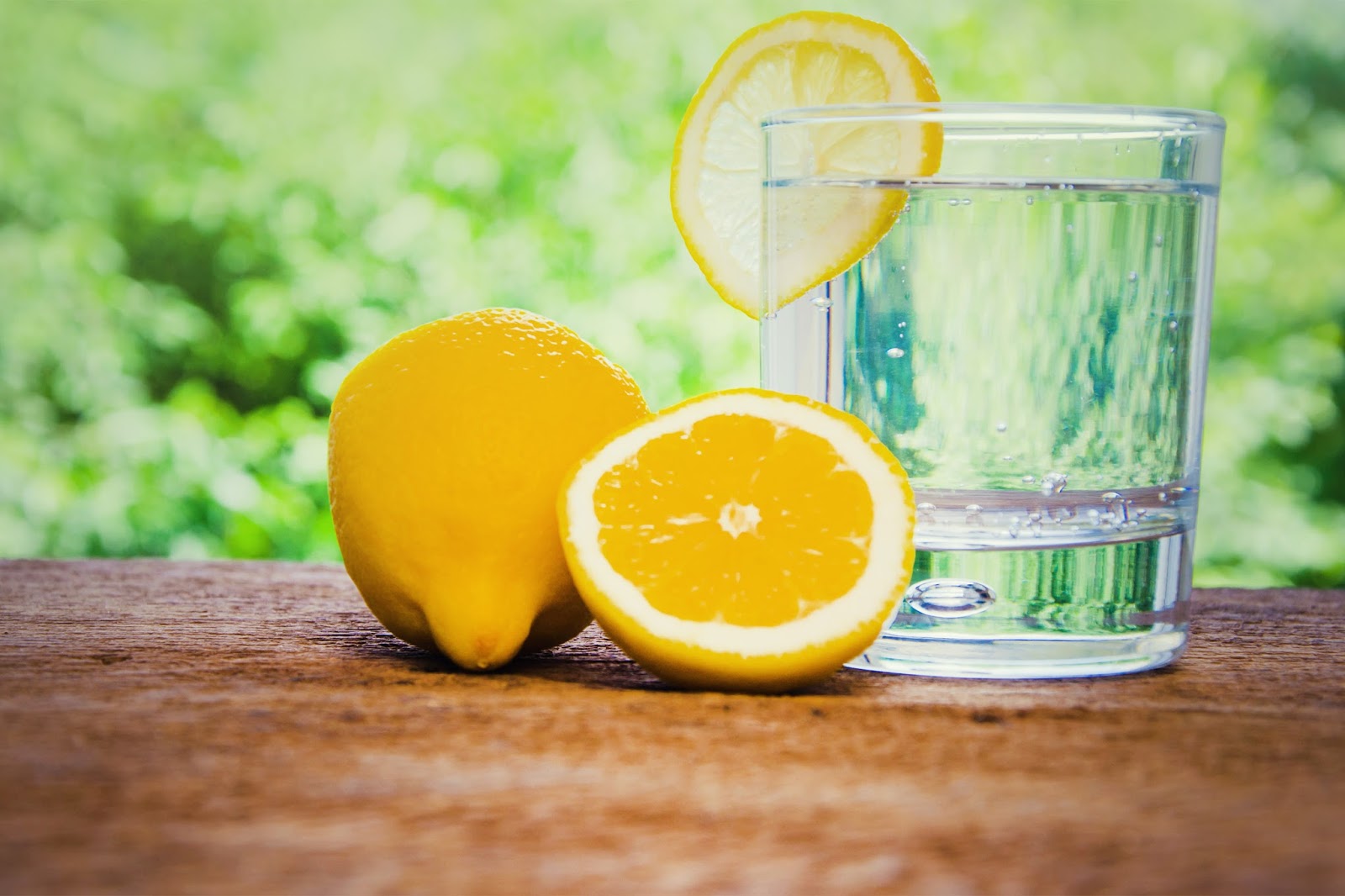 Вода с лимоном. Лимонная вода Актив. Лимонная вода фото. Кисе с водой и лимоном. Кофе лимон и вода