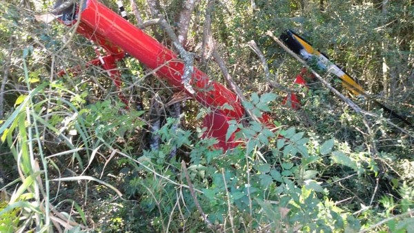 Helicóptero que transportava drogas cai em região de mata de Ibiúna, interior de SP; não há registro de vítimas