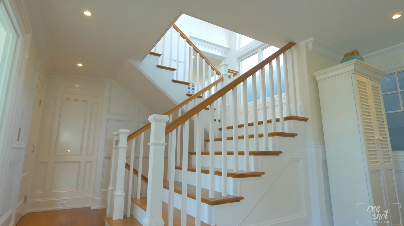 22 Photos vs. Step Inside $10 Million Dollar Beachfront Luxury Home vs. Interior Design Tour