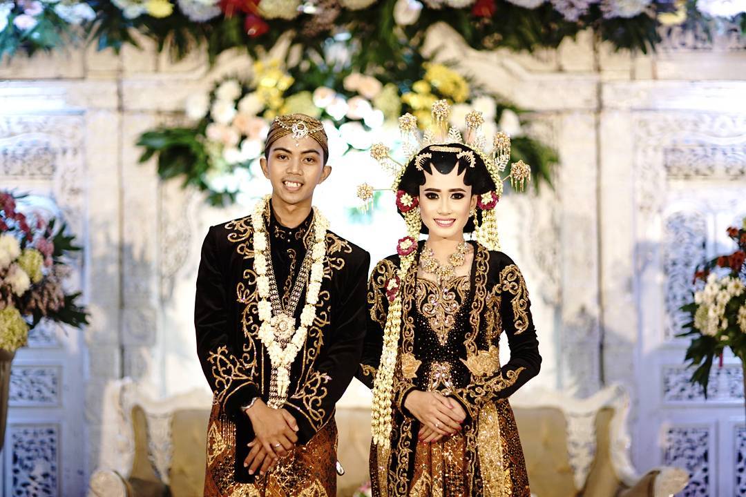 Baju Pengantin Adat Jawa Solo consaboratii