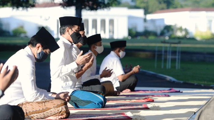 Idul Fitri Hari Pertama: Jokowi Salat Id Berjemaah, Anies Lebaran di Rumah Idul Fitri Hari Pertama: Jokowi Salat Id Berjemaah, Anies Lebaran di Rumah