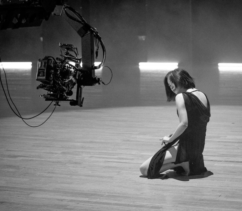 저저번 컨셉때 여러의미로 핫했던 컨셉과 정반대로 나오는 여자솔로 | 인스티즈