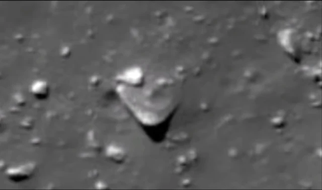 Triangle UFO on Mars.