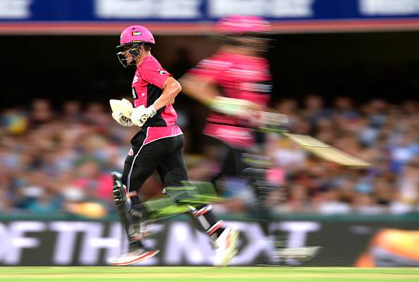 Henriques stars as Sydney Sixers blow Brisbane Heat cold in super over Henriques stars as Sydney Sixers blow Brisbane Heat cold in super over