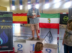 Pepe Anaya, premio al corredor más veterano en Sevilla