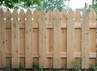 villa wood fence