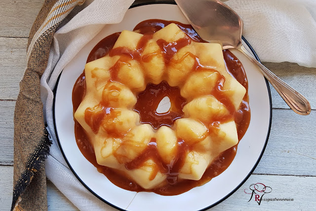 Tarta de quesitos en microondas con salsa Toffe