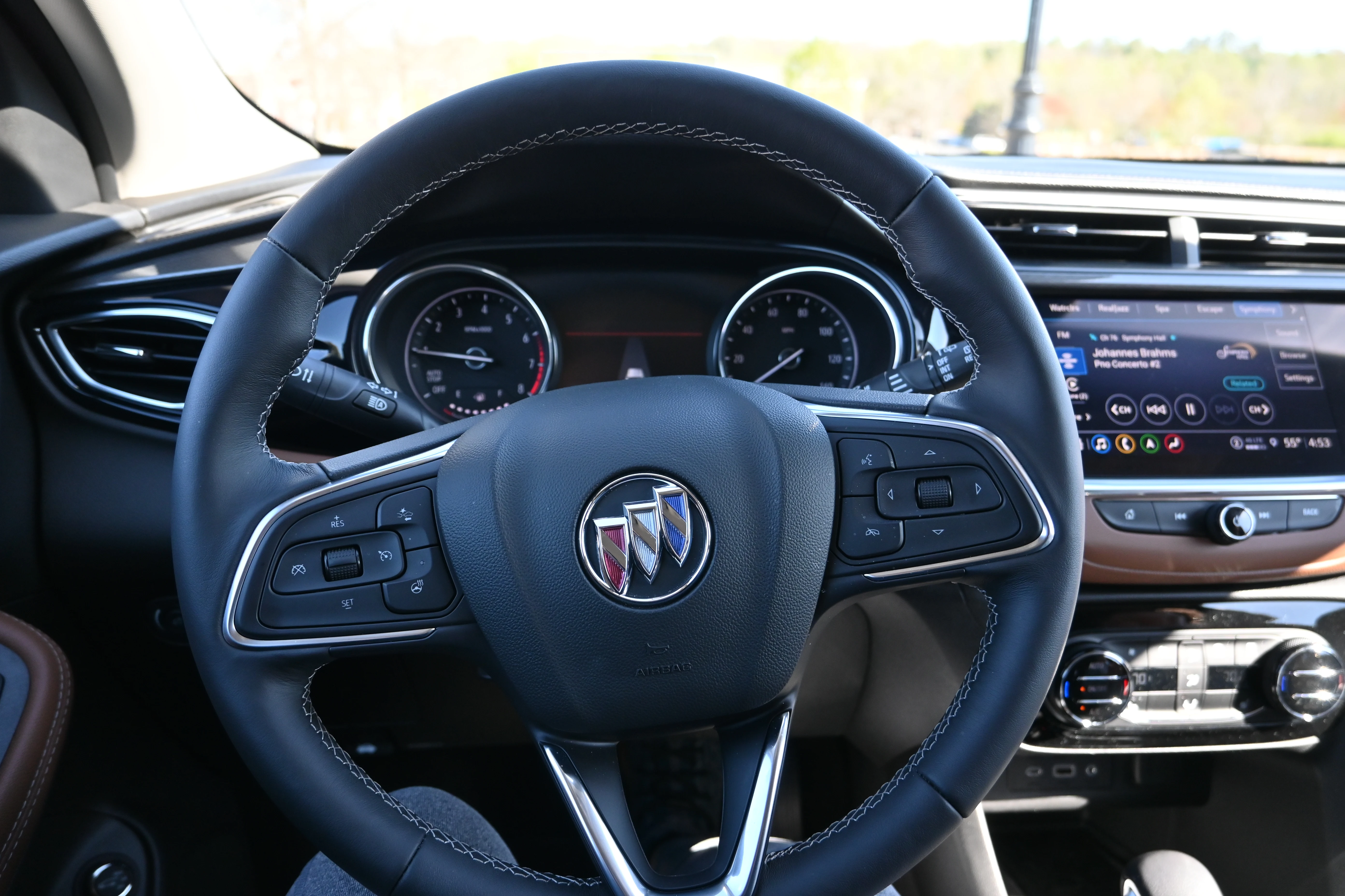 Steering wheel of Buick Encore GX Essence
