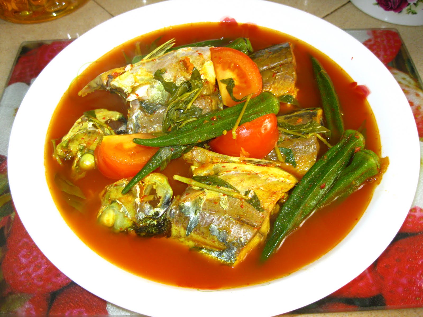 Ikan kembung masak asam rebus