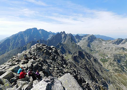 Widok grani w stronę zwornika Małej Wysokiej.