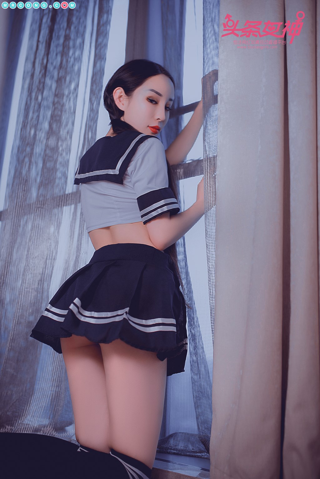 TouTiao 2018-05-13: Model Li Si Tong (李思彤) (21 photos) photo 1-8