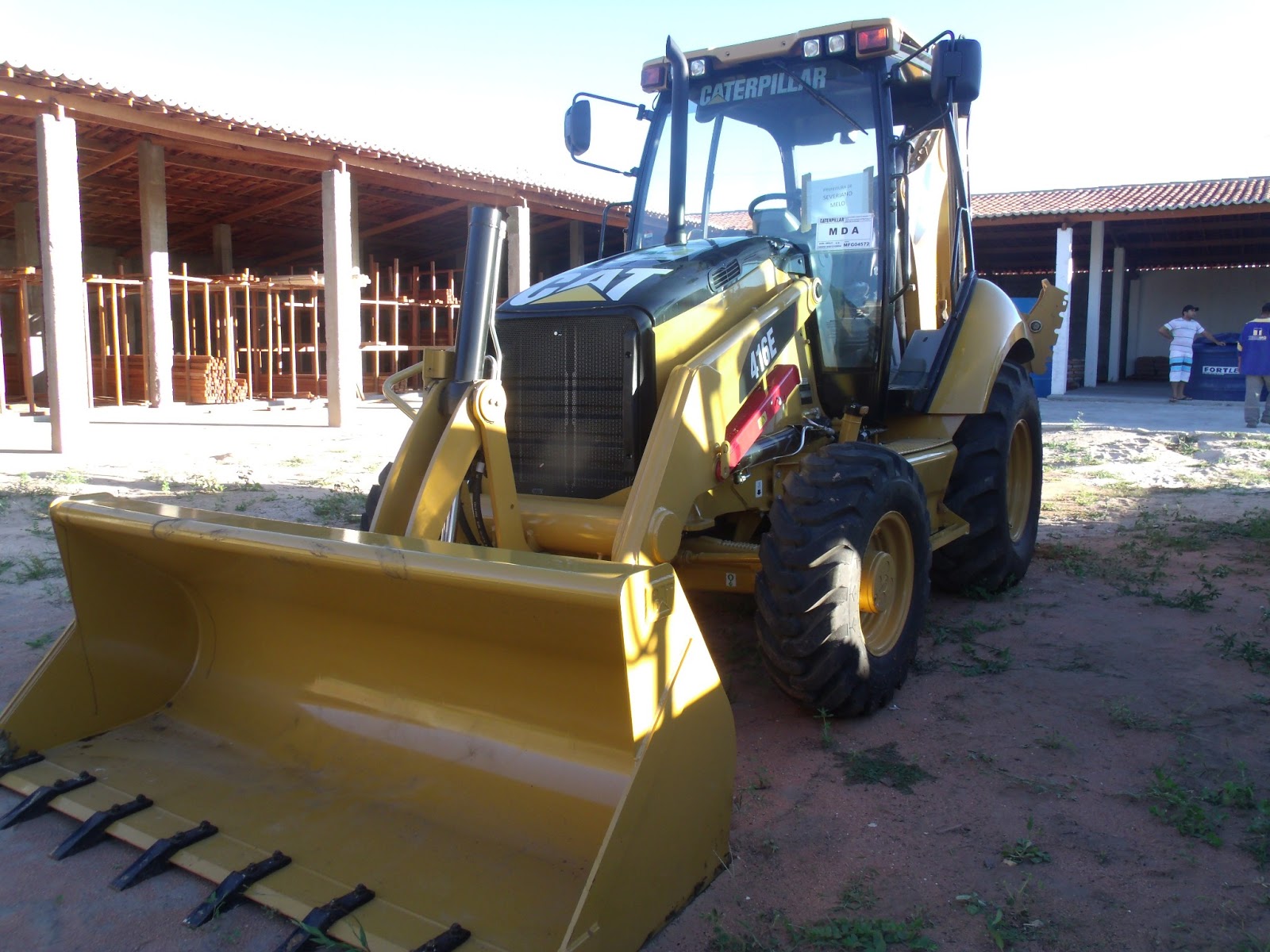 Sítio Floresta Retroescavadeira da Prefeitura Municipal