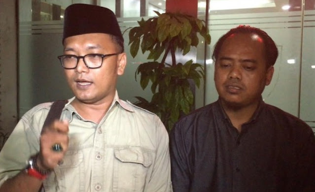 Guntur Romli: Jangan Salahkan TNI Turun, Habib Rizieq Teriak-teriak Revolusi