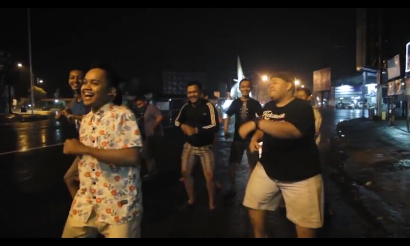 Lirik Lagu Denny Caknan - Kartonyono Medot Janji dan Terjemahan
