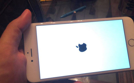 recover-iphone-data-how-to-fix-iphone-stuck-on-apple-logo