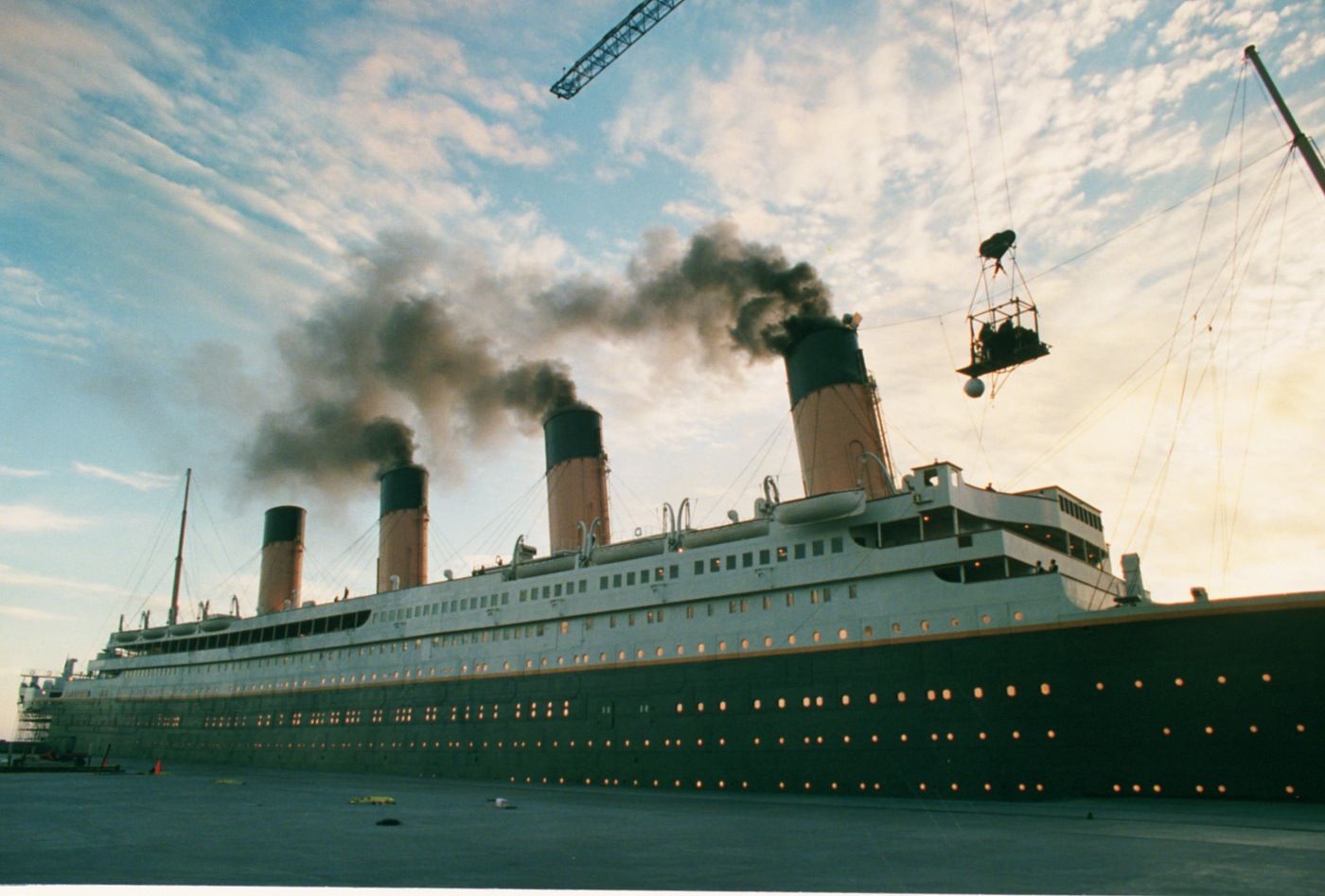 Titanic. Титаник 1997 корабль. Титаник фильм корабль. Титаник 1997 Ливерпуль. Титаник фото.