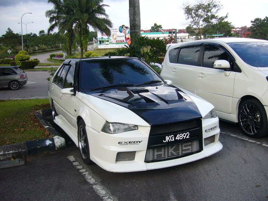 Long's Photo Gallery: Iswara / Saga LMST Evo X body kit