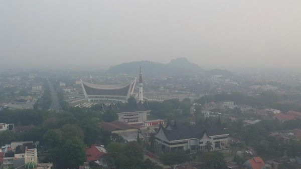 Udara di Sumbar Tidak Sehat akibat Kabut Asap dari Riau