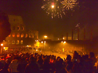 People gather in squares all over Italy to celebrate the arrival of the new year.