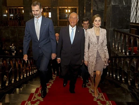 Queen Letizia visited Portugal, Letizia wore Felipe Varela coat dress, Magrit pumps, Prada Clutch bag, Tous diamond earrings