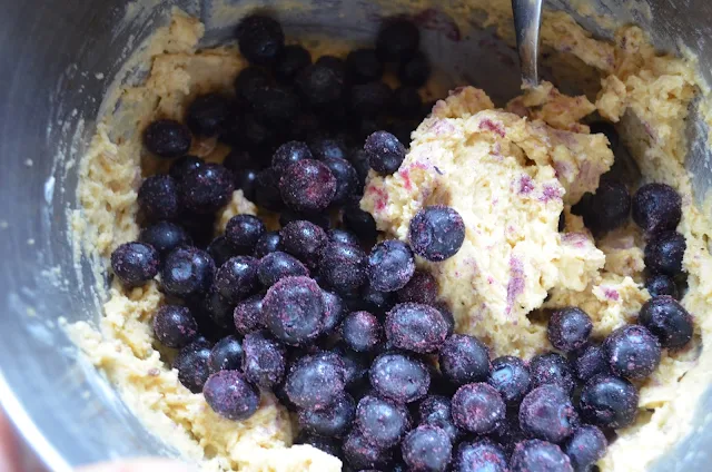 Blueberry-Oatmeal-Muffins-With-Steusel-Blueberries.jpg