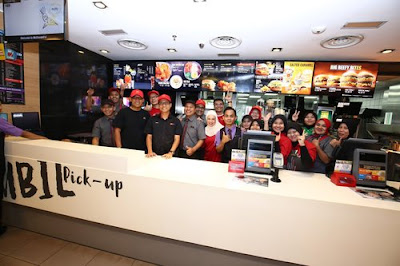 Hari McD Turun Padang Acara Tahunan Hargai Pekerja di McDonalds