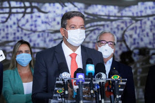 Acabando paciência: ‘Precisamos evitar que crise da Covid vire vexame internacional’, diz Lira.