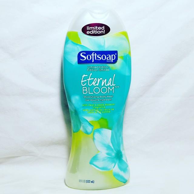 NEW Limited Edition Softsoap Body Wash Wrapped Up N U