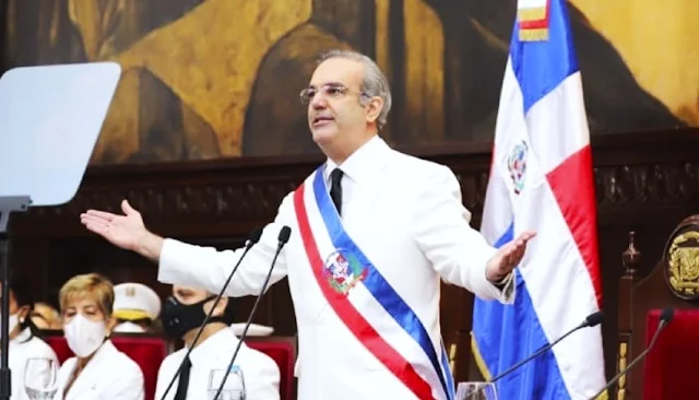 Luis Abinader aume la presidencia de la República Dominicana