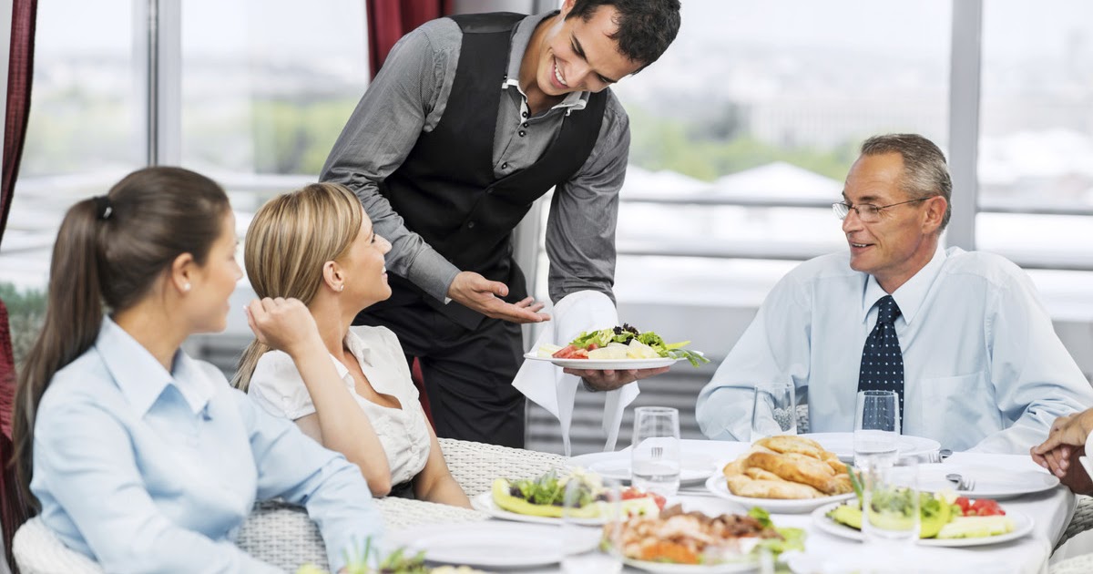 Đam mê du lịch: 8 điều cần có của nhân viên phục vụ nhà hàng chuyên nghiệp