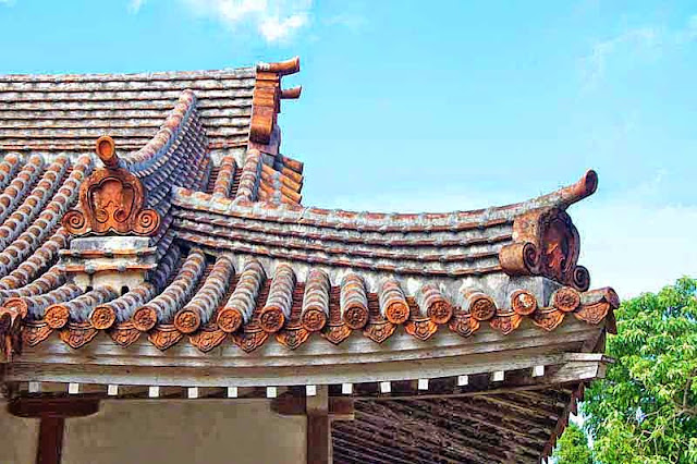 Kin Kannon-do, temple, rooftop, section