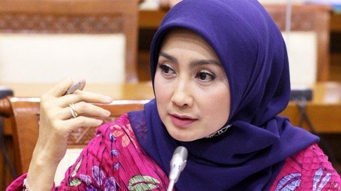 Siapa Suami Desy Ratnasari Sekarang - Dessy Ratnasari Buka Bukaan
